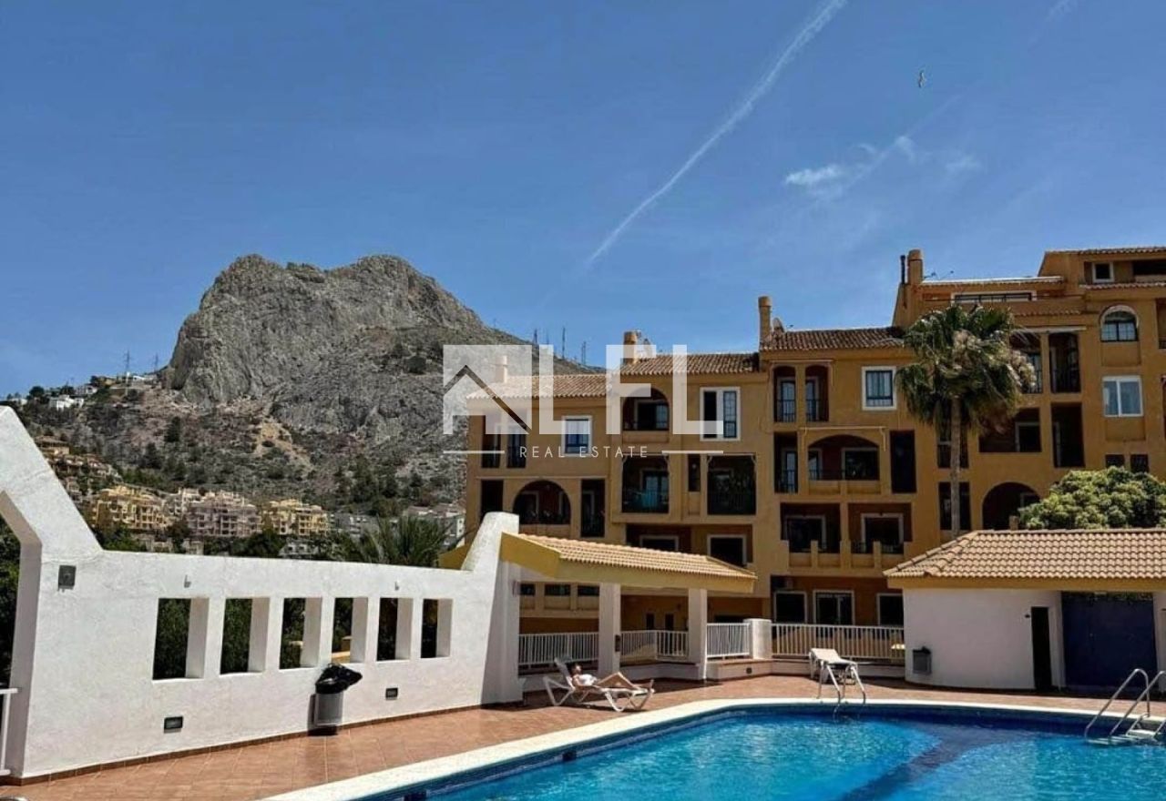 ENCANTADOR APARTAMENTO CON PISCINA COMUNITARIA EN MASCARAT, ALTEA