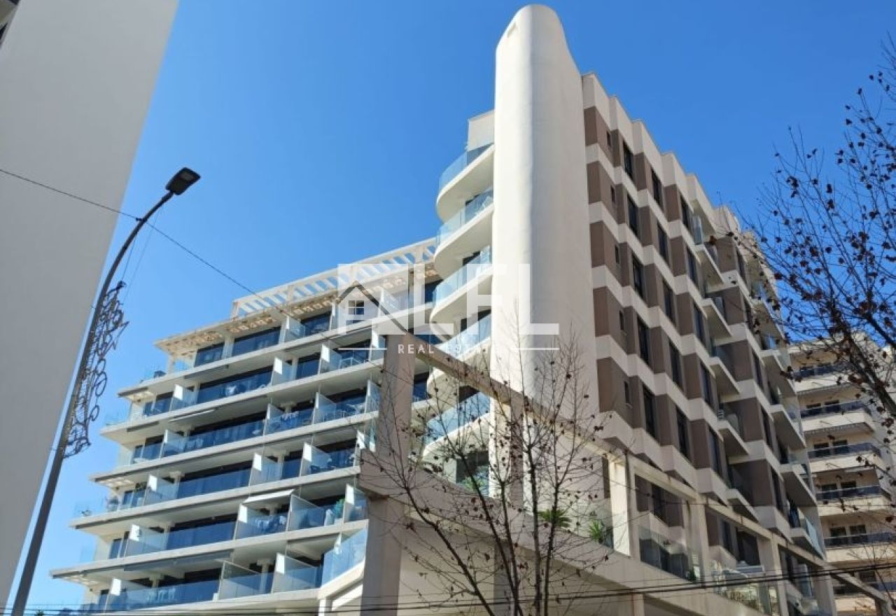 ENCANTADOR APARTAMENTO CON VISTAS AL MAR EN CALPE