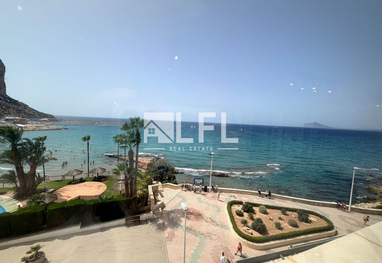 EXCLUSIVO APARTAMENTO DE LUJO EN PRIMERA LÍNEA DE LA PLAYA ARENAL-BOL