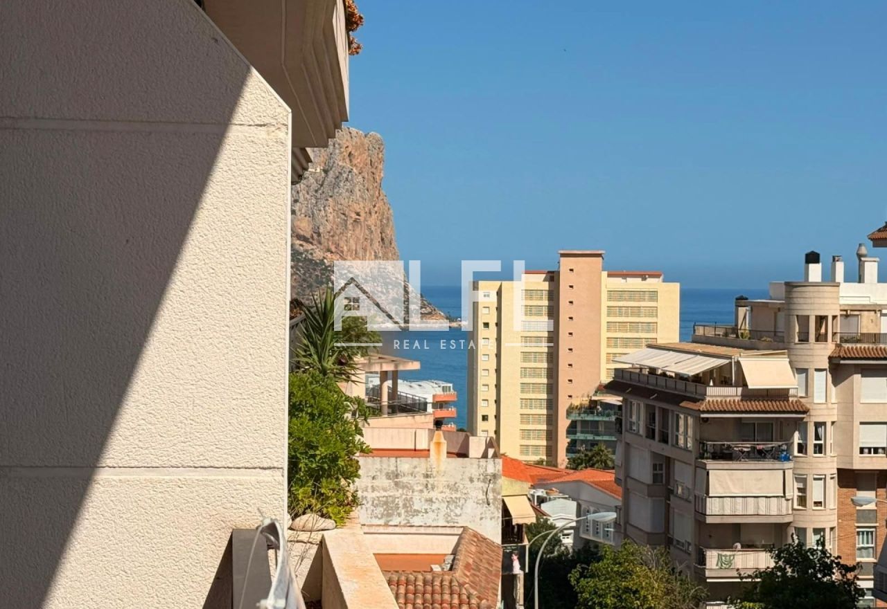 AMPLIO APARTAMENTO EN PLENO CENTRO DE CALPE