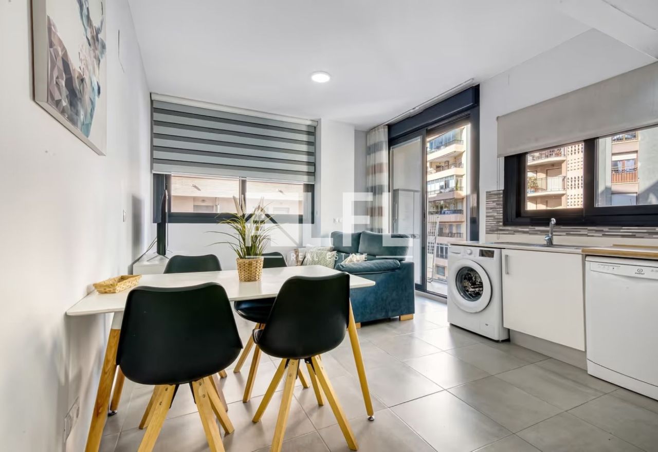 APARTAMENTO MODERNO EN PLENO CENTRO DE CALPE, A POCOS PASOS DE LA PLAYA ARENAL-BOL