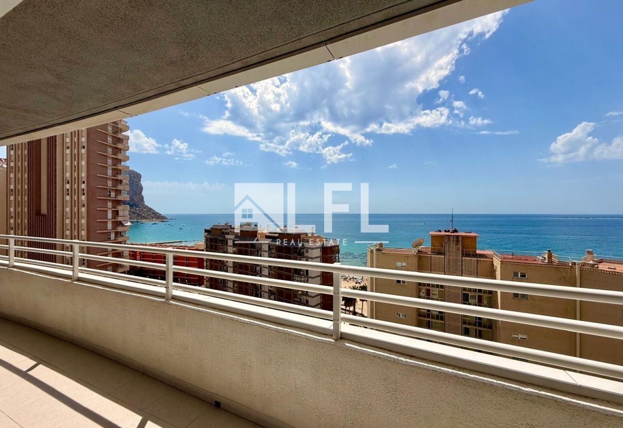 APARTAMENTO CON ESPECTACULARES VISTAS AL MAR Y AL PEÑÓN DE IFACH